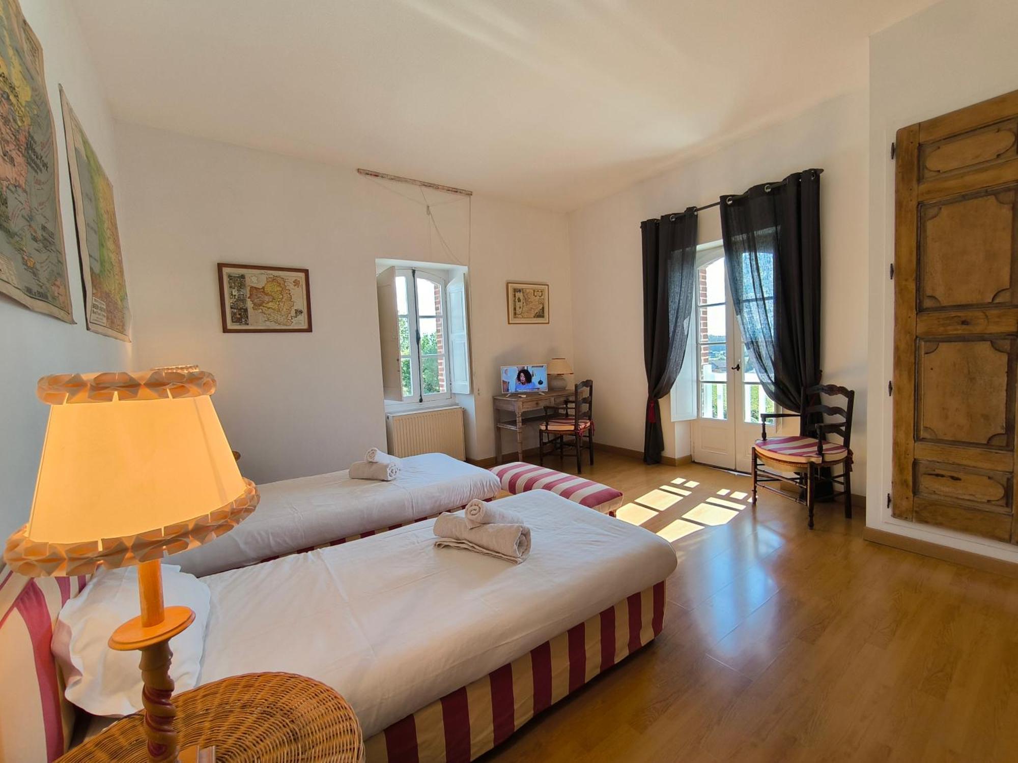 Le Peyret Apartment Serres-Castet ภายนอก รูปภาพ