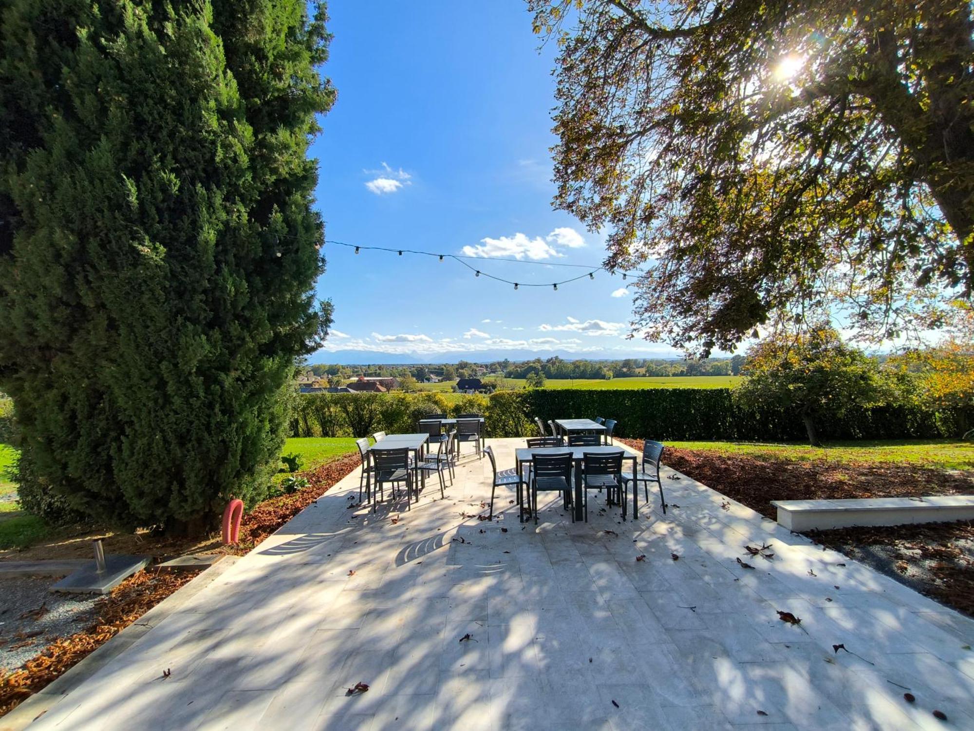 Le Peyret Apartment Serres-Castet ภายนอก รูปภาพ